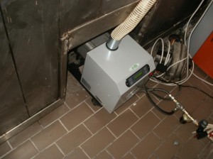 Ο ιταλικός καυστήρας πέλλετ ADGREEN OVEN 100 εγκατεστημένος στον κυκλοθερμικό φούρνο