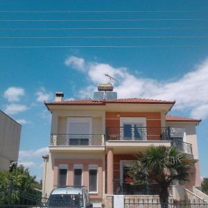 Ηλιακός θερμοσίφωνας 200 λίτρων στην Nέα Έφεσσο Πιερίας (Κώστας Αθανασιάδης)