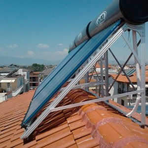 Παραγωγή ζεστού νερού χρήσης με ηλιακούς κενού σε ξενοδοχείο στην Παραλία Κατερίνης